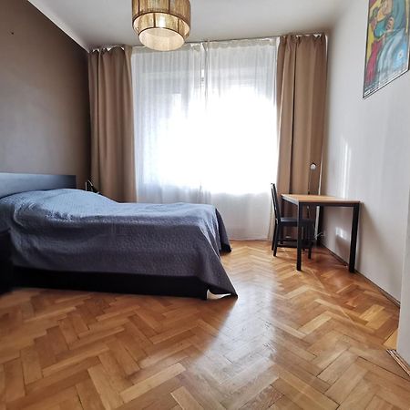 Cozy Spacious Apartment With Balcony Krakkó Kültér fotó
