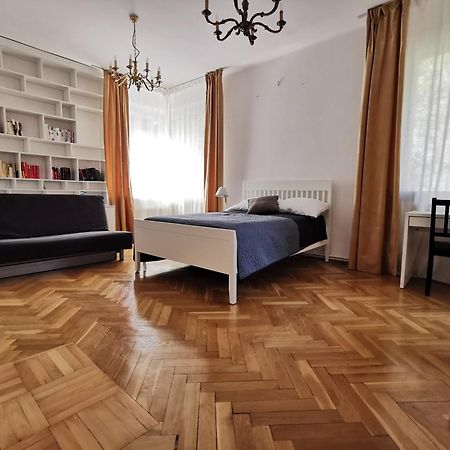 Cozy Spacious Apartment With Balcony Krakkó Kültér fotó